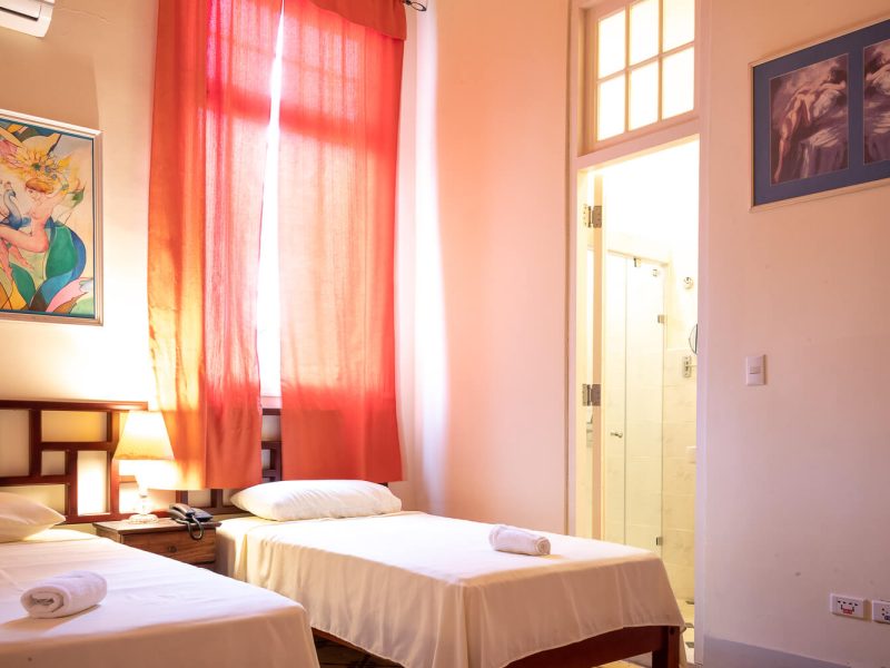 Fulvio Bugani Havana indoors 23