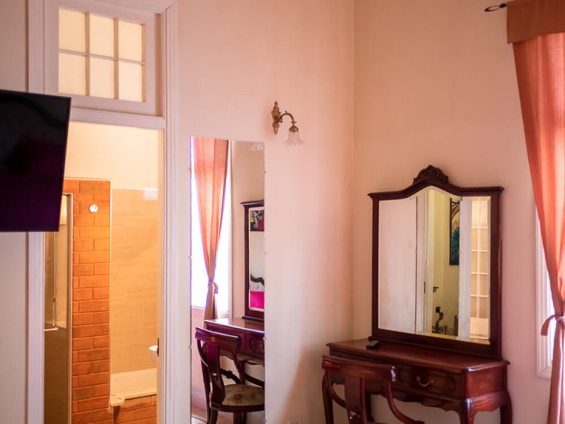 Fulvio Bugani Havana indoors 29